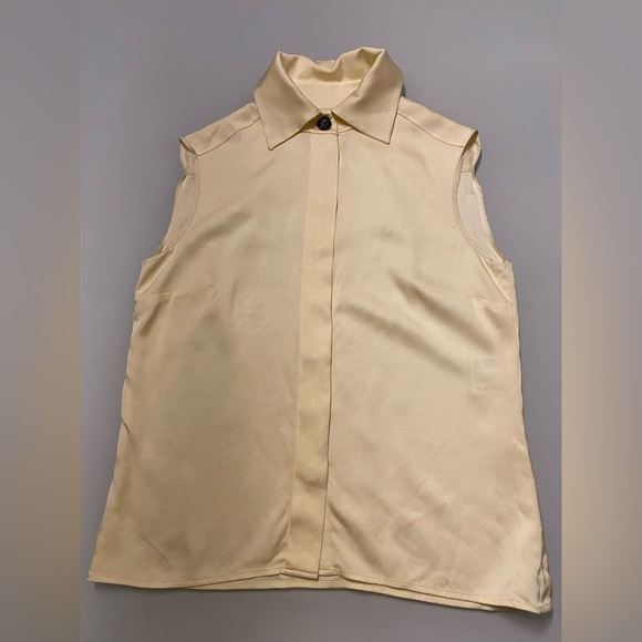 Chanel authentic limited edition vintage Sleeveless Cream Blouse, almost new - Picture 2 of 8